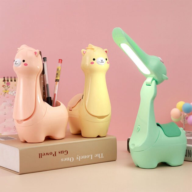 Lampe Veilleuse Lama Mignonne LED avec Porte-stylo – مصباح على شكل لاما لمكتب الأطفال