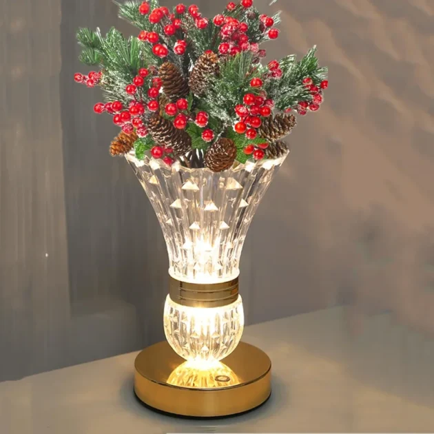 مصباح كريستال فاخر LED بتصميم عصري ولمسة ذهبية.